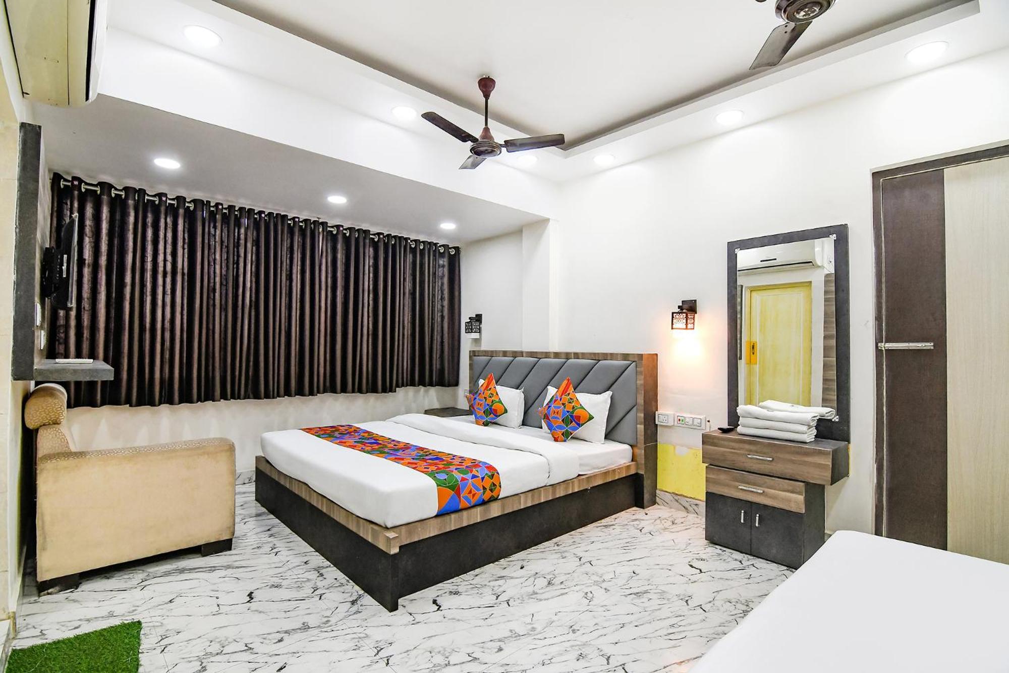 Fabexpress Sr Royale - Nr Sealdah Station Otel Kalküta Dış mekan fotoğraf