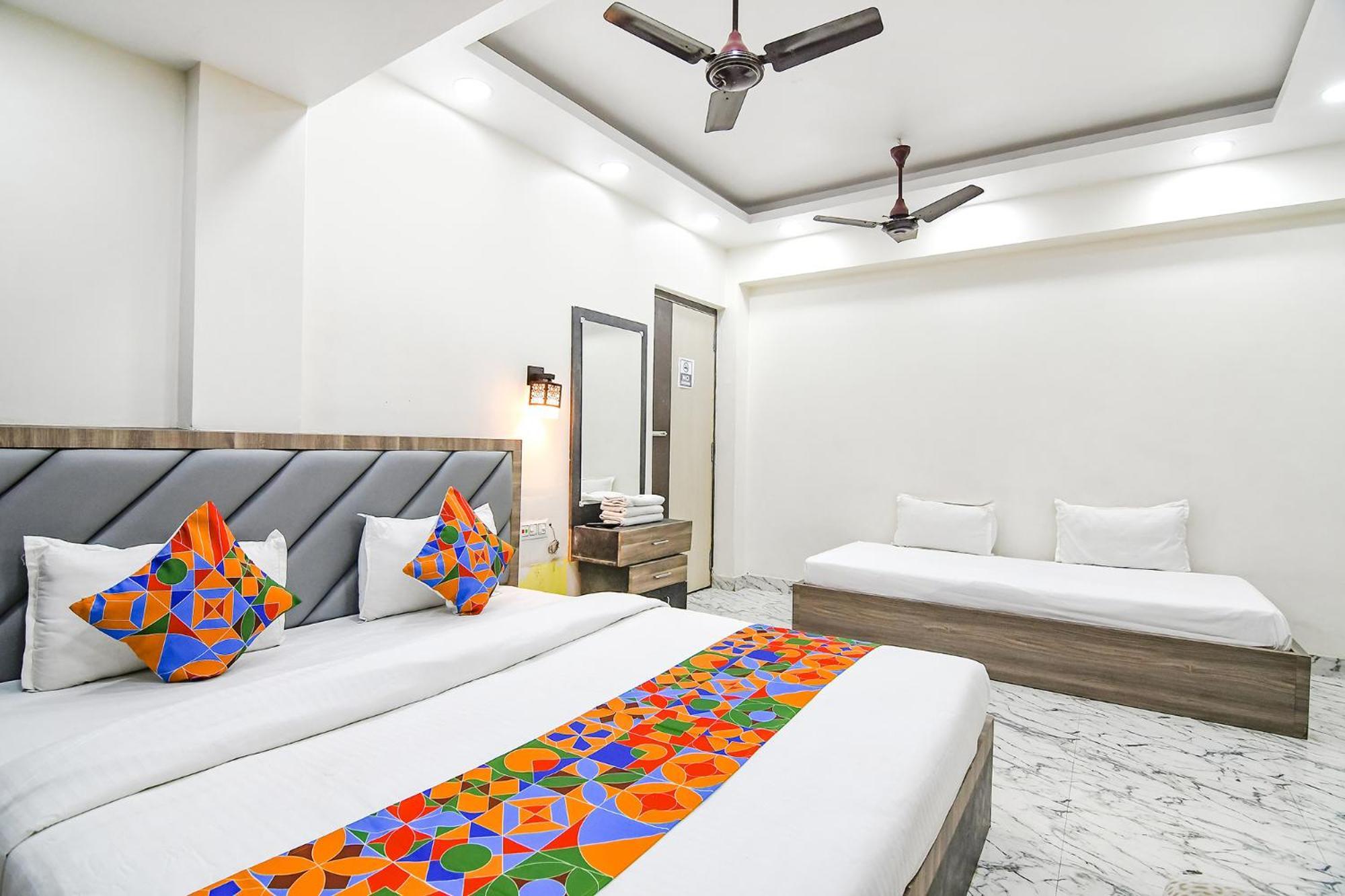 Fabexpress Sr Royale - Nr Sealdah Station Otel Kalküta Dış mekan fotoğraf