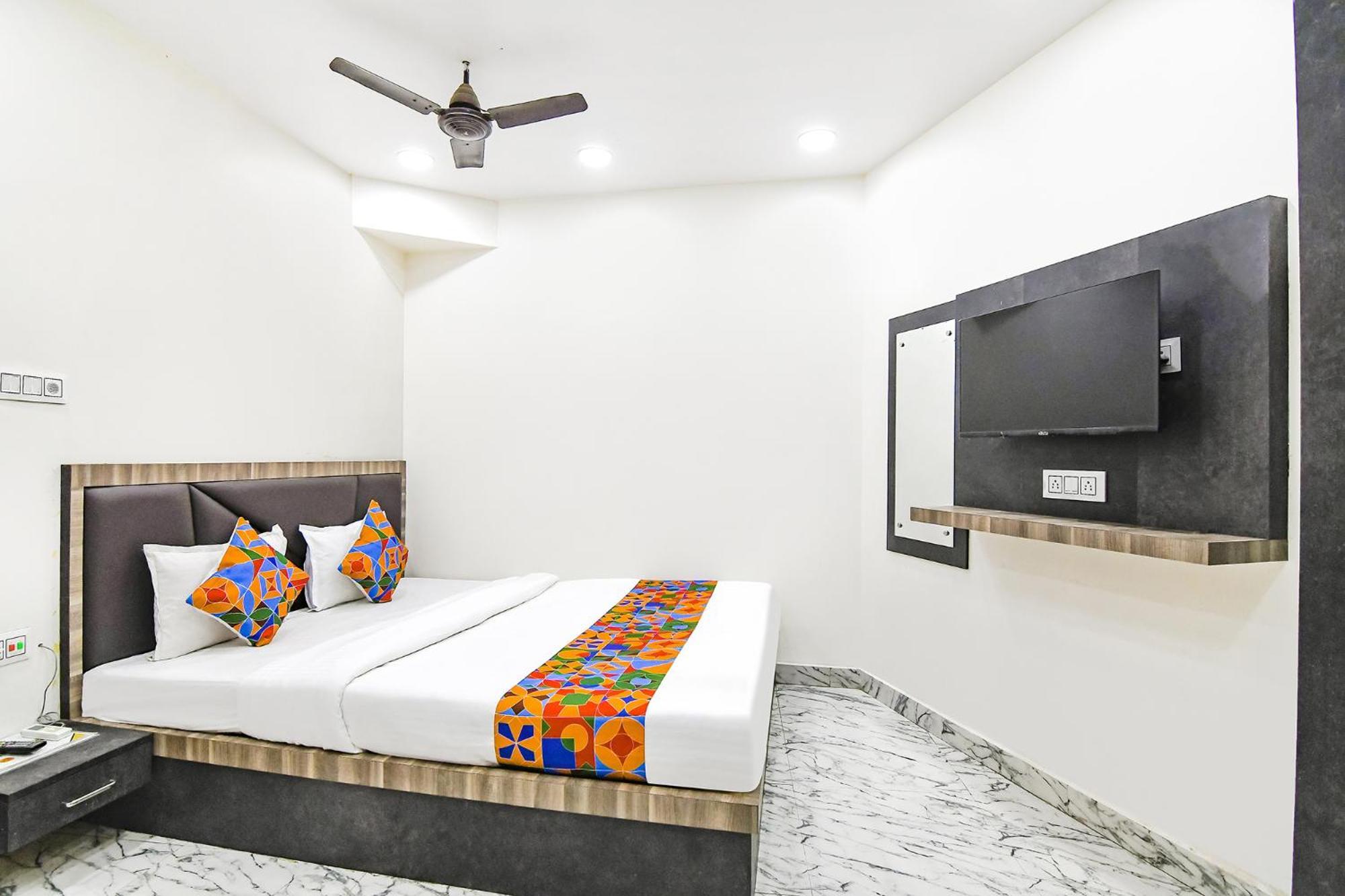 Fabexpress Sr Royale - Nr Sealdah Station Otel Kalküta Dış mekan fotoğraf